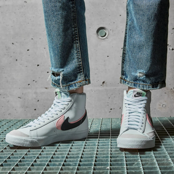 Giày Nike Blazer Mid '77 SE GS 'White Arctic Punch' DD1847-101 - Ảnh 2