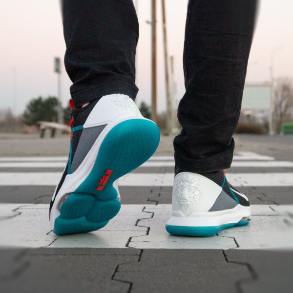 Giày Nike LeBron Witness 4 'Black Red Glass Blue' BV7427-005 - Ảnh 3