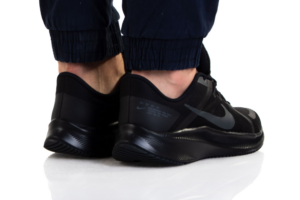 Alternative view of Giày Nike Quest 4 'Black Dark Smoke Grey' DA1105-002