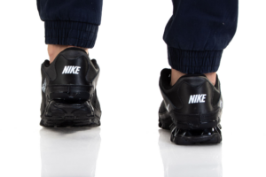 Giay Nike Reax 8 TR Mesh 'Black White' 621716-033