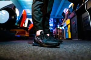 Alternative view of Giày Nike Air Max 270 'Throwback Future' AH8050-020