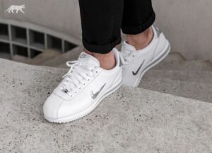 Alternative view of Giày Nike Cortez Basic Jewel 'Metallic Silver' 833238-101