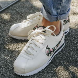 Alternative view of Giày Nike Cortez Basic Vintage Floral 'Pale Ivory' BQ5297-100