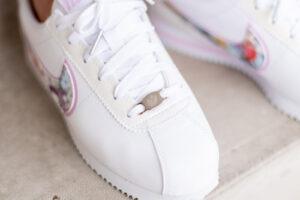 Alternative view of Giày Nike Wmns Cortez SE 'Fuzzy Floral Print' CN8145-100