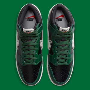 Giay Nike Dunk High 'Chenille Swoosh Black Green' DR8805-001