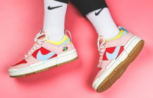 Alternative view of Giày Nike Wmns Dunk Low Disrupt 'Chinese New Year Firecracker' DD8478-641