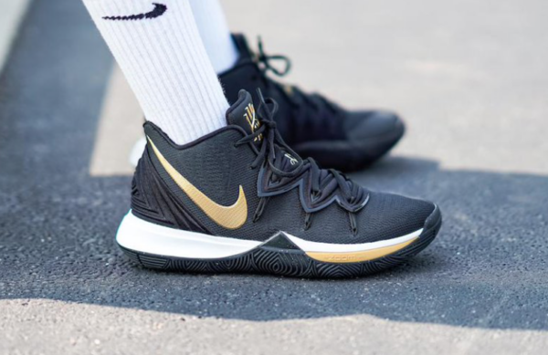 Giày Nike Kyrie 5 'Black Metallic Gold' AO2919-007 - Ảnh 5