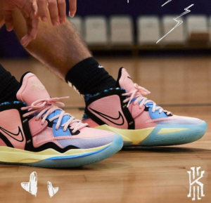 Alternative view of Giày Nike Kyrie 8 Infinity 'Valentine's Day' DH5385-900