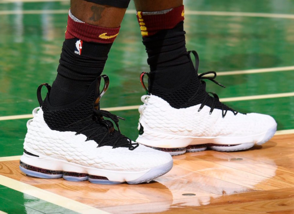 Giày Nike LeBron 15 'Graffiti' AQ2363-100 - Ảnh 8