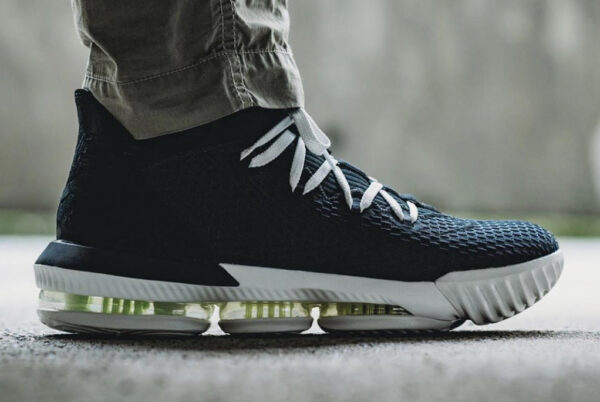 Giày Nike LeBron 16 Low 'Black Python' CI2668-004 - Ảnh 7