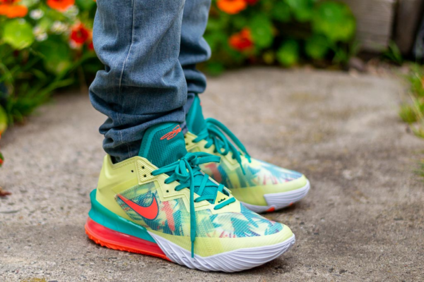 Giày Nike LeBron 18 Low 'LeBronold Palmer' CV7562-300 - Ảnh 5