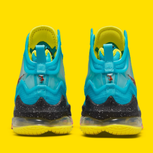 Giay Nike Lebron 19 'Christmas' DC9338-400