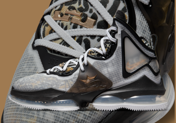Giay Nike Lebron 19 'Royalty' DC9340-100