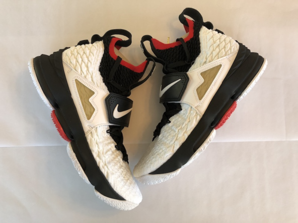 Giày Nike LeBron 15 'Diamond Turf' PE AO9144-100 - Ảnh 3