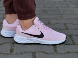 Giay Nike Revolution 6 Gs 'Pink' DD1096-608