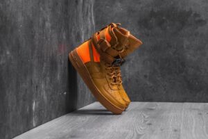 Alternative view of Giày Nike SF Air Force 1 High 'Desert Ochre' 903270-778
