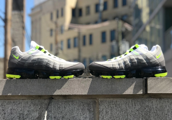 Giày Nike Air VaporMax 95 'Neon' AJ7292-001 - Ảnh 3