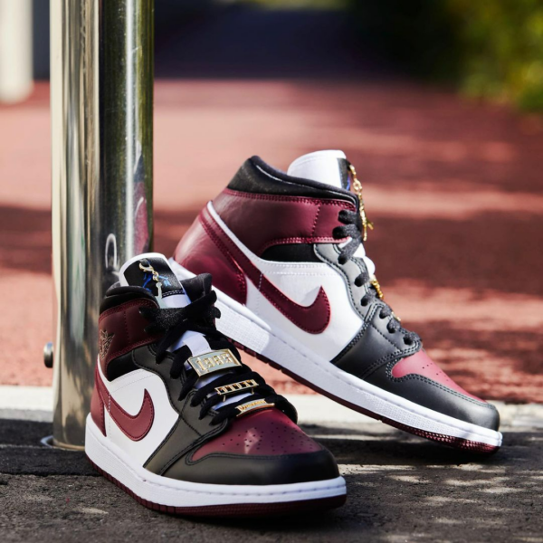 Giày Nike Air Jordan 1 Mid SE 'Gold Pendants' CZ4385-016 - Ảnh 11