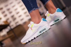 Alternative view of Giày Nike Wmns Air Max 90 'Pastel' CZ0366-100