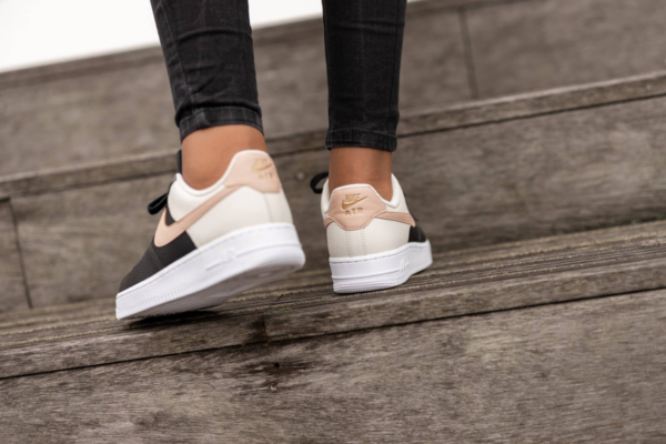 Giày Nike Air Force 1 '07 Wmns 'Black Metallic Red Bronze' CU5311-001 - Ảnh 4