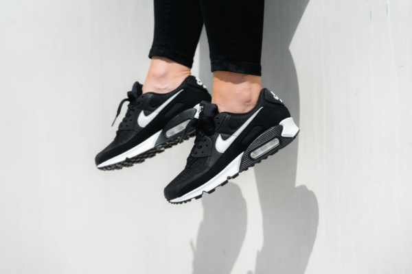 Giày Nike Wmns Air Max 90 'Black White' CQ2560-001 - Ảnh 2