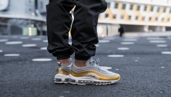 Giày Nike Air Max 97 'Vast Grey Metallic Gold' AQ4137-001 - Ảnh 5