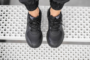 Alternative view of Giày Nike Wmns Air Max Verona 'Triple Black' CU7904-002