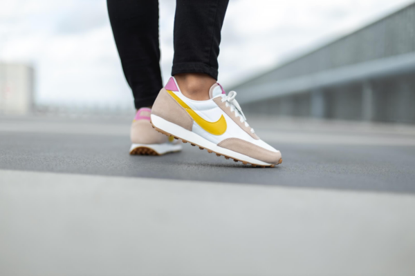 Giày Nike Wmns Daybreak 'Fossil Stone Saffron Quartz' CK2351-200 - Ảnh 7