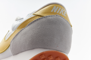 Giay Nike Daybreak 'Summit White Saturn Gold' CK2351-109