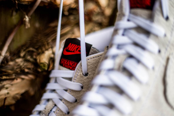 Giày Nike Stranger Things x Blazer Mid QS 'Upside Down' CJ6102-100 - Ảnh 6