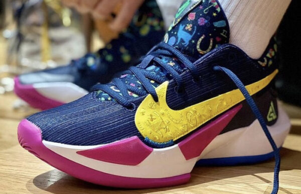 Giày Nike Zoom Freak 2 PE GS 'Superstitious' CT4592-400 - Ảnh 2