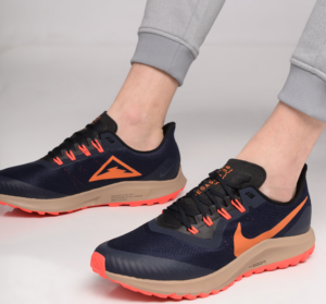 Alternative view of Giày Nike Air Zoom Pegasus 36 Trail 'Obsidian Crimson' AR5677-403