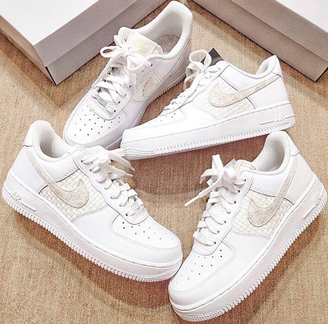 Giay Nike Air Force 1 'White Gold' DO9458-100