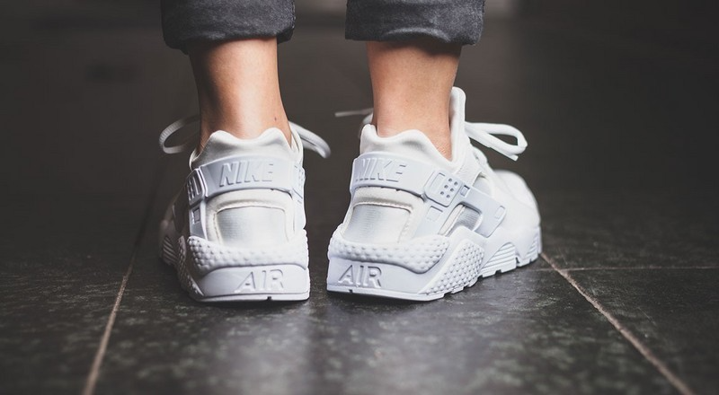 Giày Nike Wmns Air Huarache Run 'Tripple White' 634835-108 - Ảnh 5