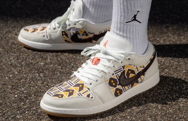Giày Nike Air Jordan 1 Low Quai54 CZ4155-100 - Ảnh 3