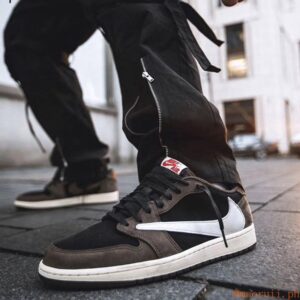 Alternative view of Giày Nike Air Jordan 1 Retro Low Travis Scott CQ4277-001