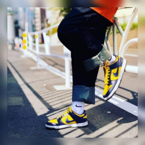 Alternative view of Giày Nike Dunk Low 'Michigan' 2021 DD1391-700