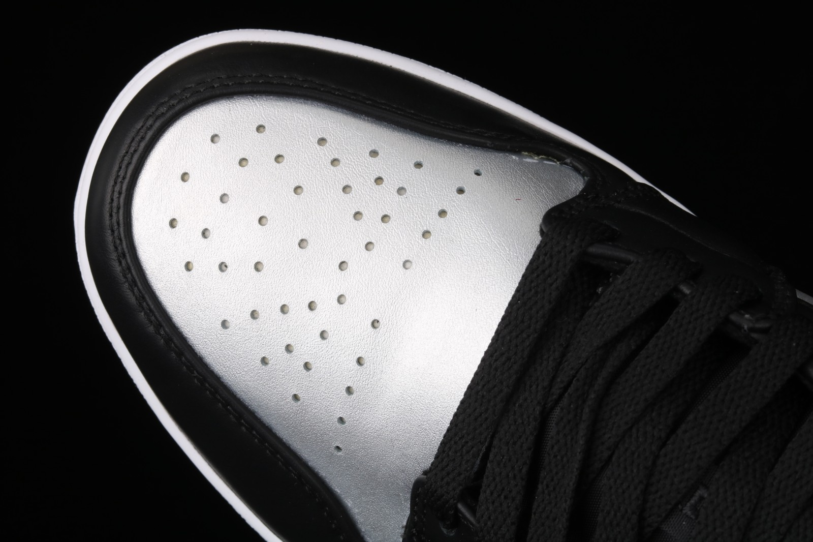 Giày Nike Air Jordan 1 Low SE Black Metallic Silver DA5551-001 - Ảnh 8