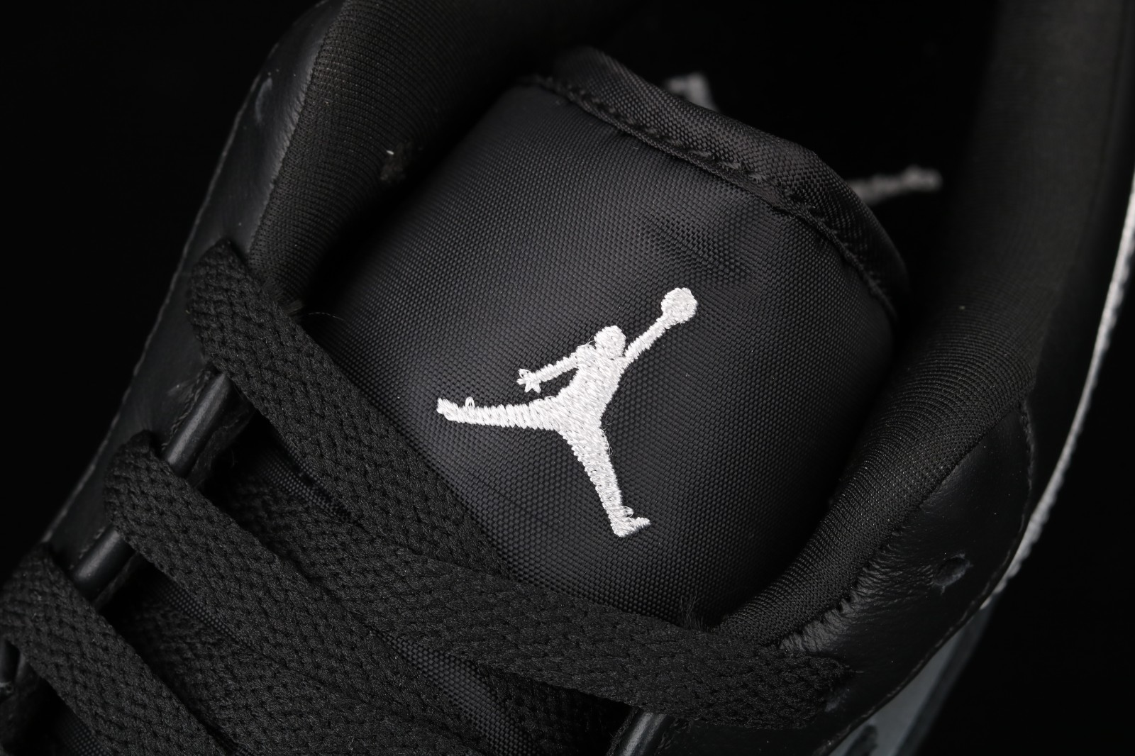 Giày Nike Air Jordan 1 Low SE Black Metallic Silver DA5551-001 - Ảnh 9