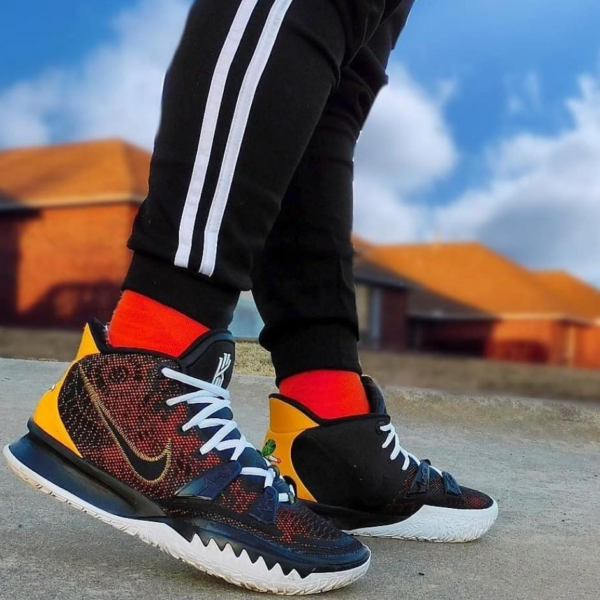 Giày Nike Kyrie 7 GS 'Roswell Rayguns' CT4080-001 - Ảnh 2