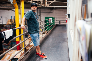 Alternative view of Giày Nike Kobe 9 'China' 683251-670