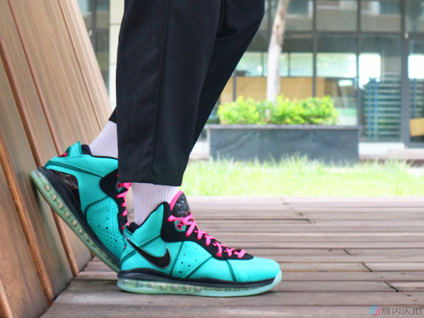 Giày Nike LeBron 8 Retro 'South Beach' 2021 CZ0328-400 - Ảnh 2