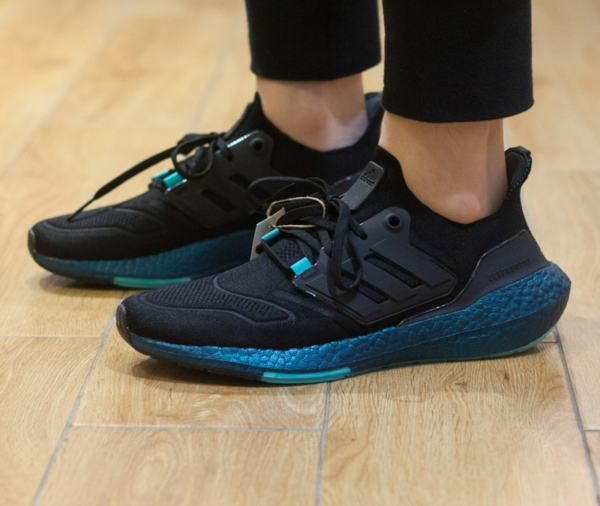 Giày Adidas Ultra Boost 22 'Black Blue' GX5564 - Ảnh 2