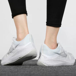 Giay Nike Zoom Winflo 8 'White Metallic Silver' CW3421-104