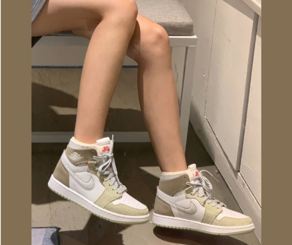 Giày Nike Wmns Air Jordan 1 High Zoom Comfort 'Olive Aura' CT0979-102 - Ảnh 5