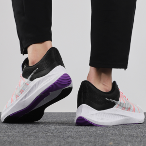 Alternative view of Giày Nike Air Zoom Winflo 8 'White Flash Crimson' CW3419-101