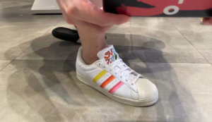 Alternative view of Giày Adidas Superstar 'Pride' GW2415