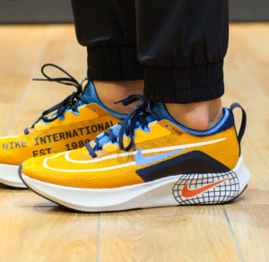 Giay Nike Zoom Fly 4 Premium 'Light Curry' DO9583-700