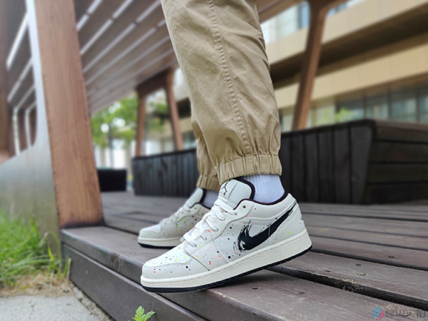 Giày Nike Air Jordan 1 Low 'Brushstroke Swoosh Paint Splatter' DM3528-100 - Ảnh 9