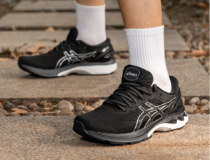 Alternative view of Giày Asics Gel-Kayano 27 Black Grey 1011A835-003
